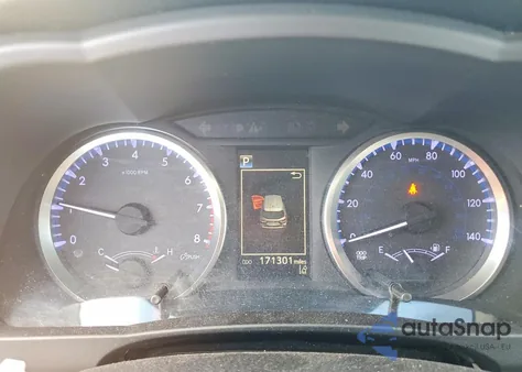 2018 Toyota Highlander Le z USA, uszkodzony, nr VIN 5TDZZRFH3JS249552